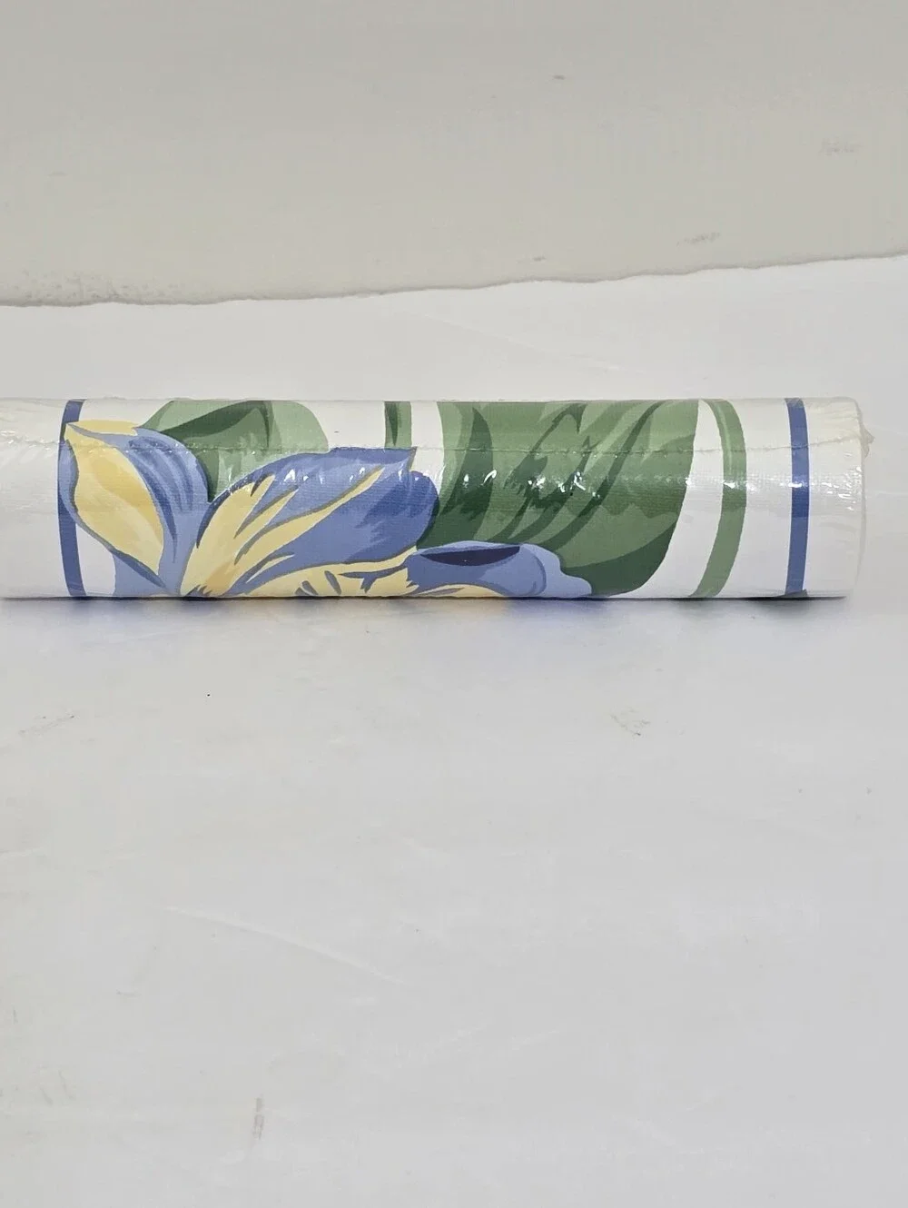 vintage new SANITAS Prepasted Fabric Backed 15 ft‎ Floral Vinyl Wall Border